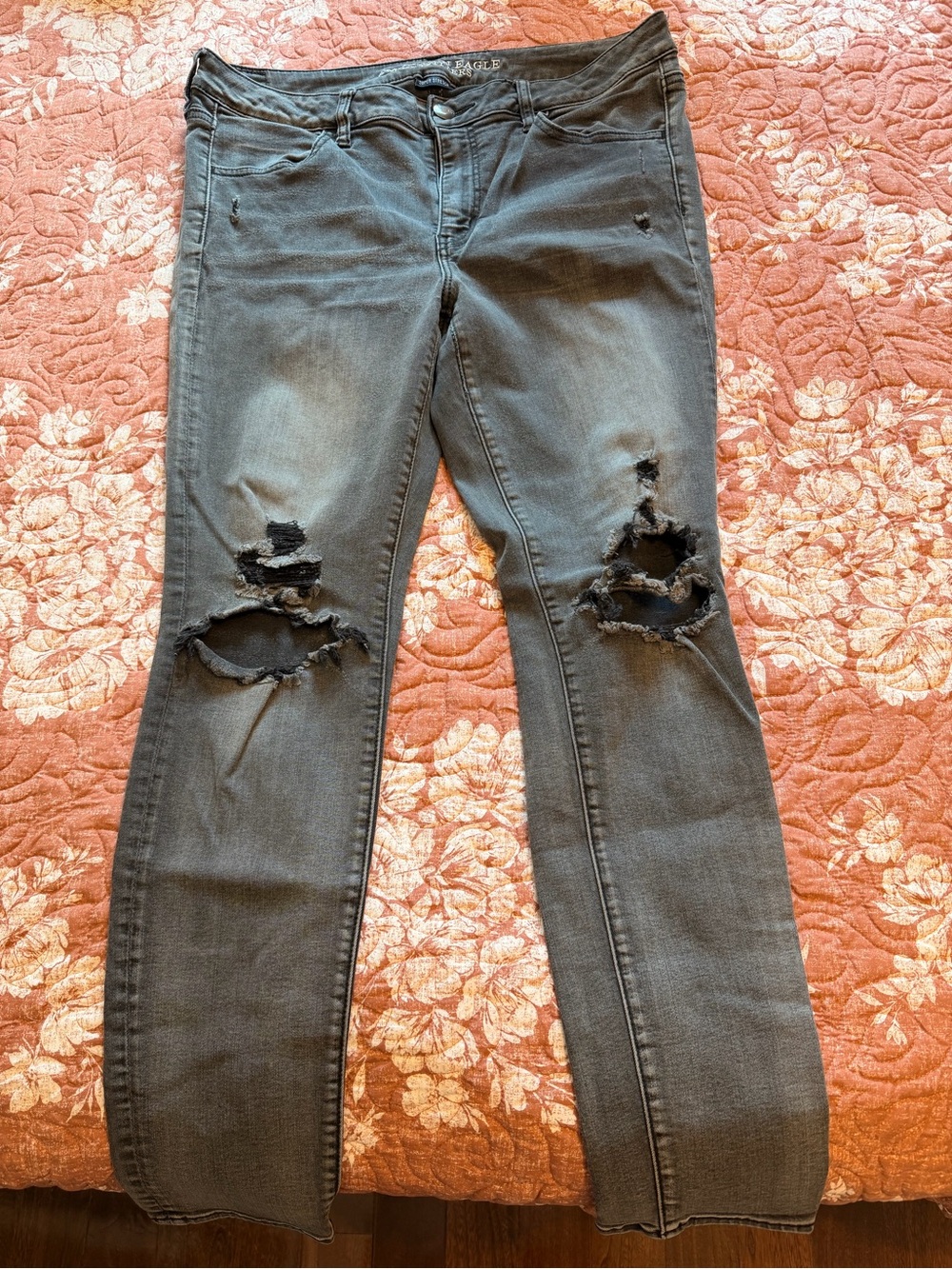 American Eagle Outfitters Black Distressed Skinny Jeans